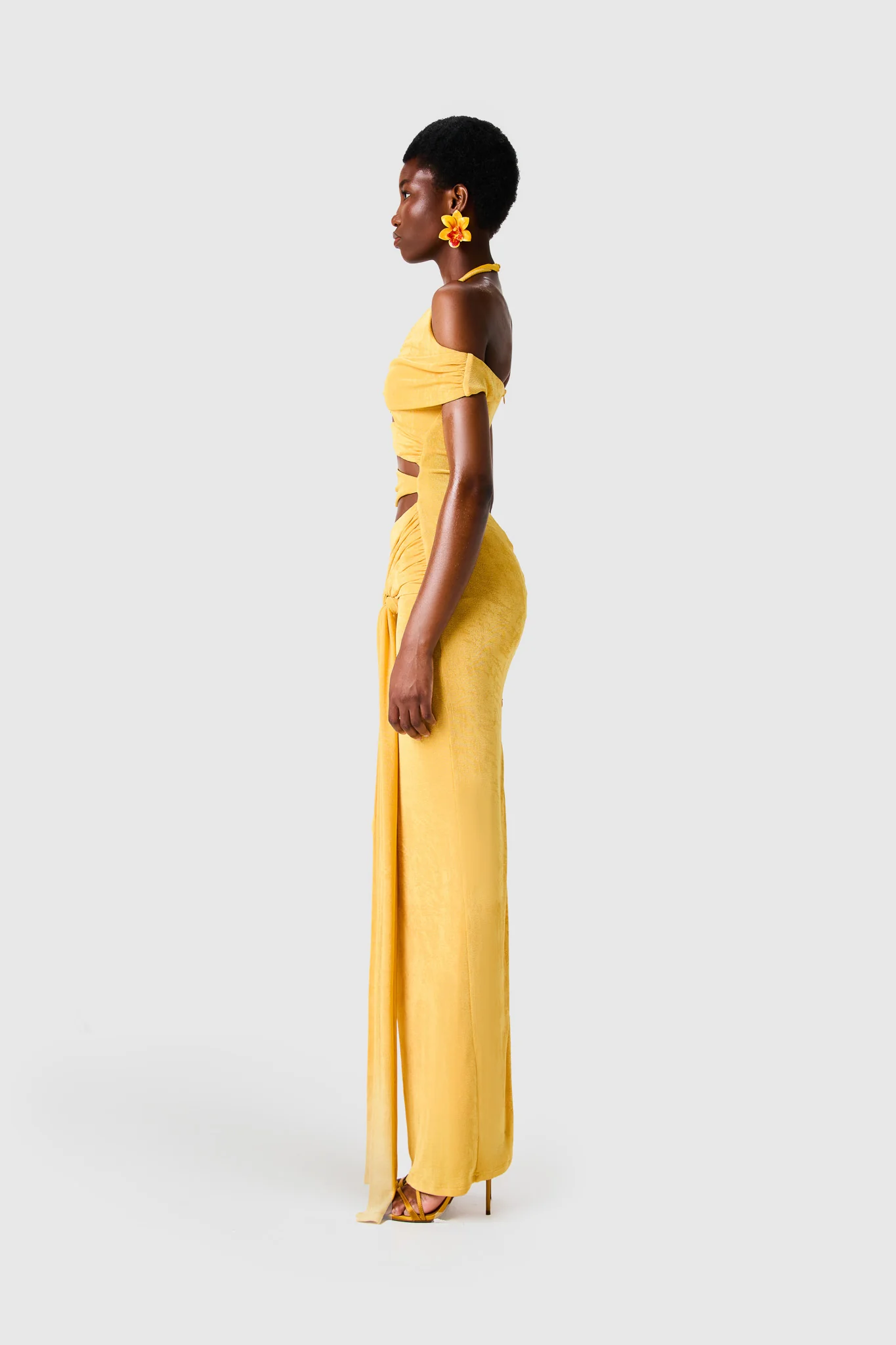 Cut Out Halter Maxi - Yellow - Image 3
