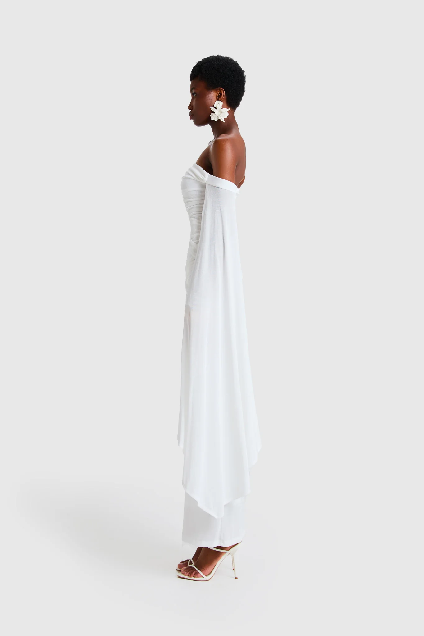 Verella Bandeau Maxi Cape Sleeve - White - Image 3